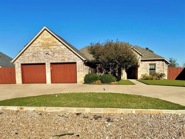 2918 Willow Ridge Circle, Granbury, TX 76049
