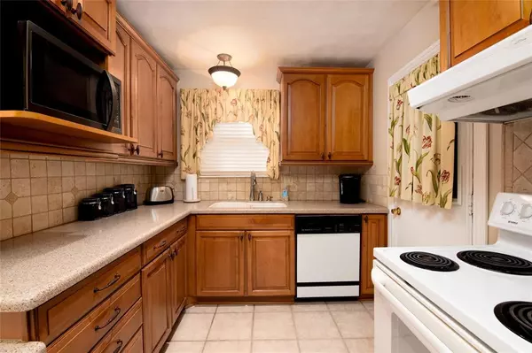 Irving, TX 75062,2002 Finley Road