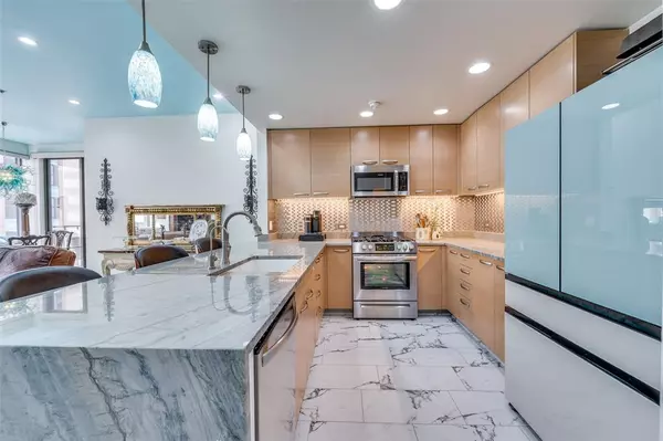 Dallas, TX 75202,1200 Main Street #701