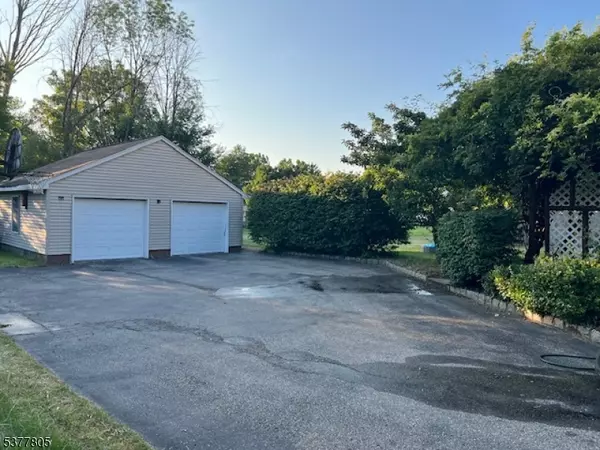 Hamburg Boro, NJ 07419,12 King Cole Rd