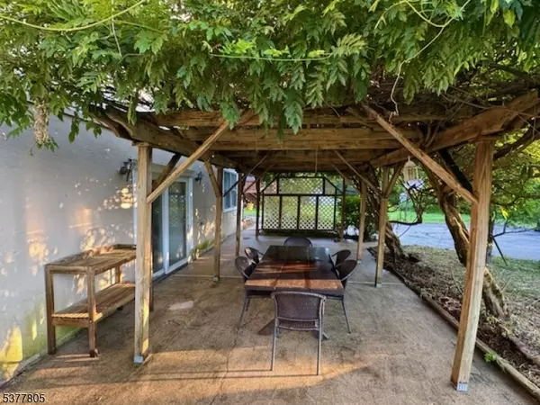 Hamburg Boro, NJ 07419,12 King Cole Rd