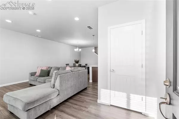 Colorado Springs, CO 80925,6115 White Wolf PT