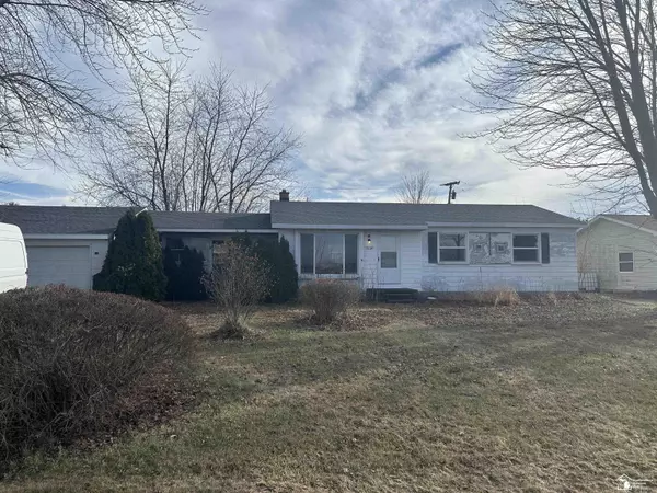 1938 Sheick RD, Monroe, MI 48161