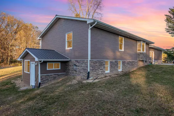 330 W Broomfield RD, Mount Pleasant, MI 48858