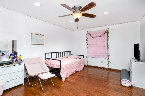 Mount Pleasant, MI 48858,330 W Broomfield RD