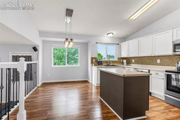 Colorado Springs, CO 80923,4886 Little London DR