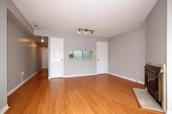 Toronto C01, ON M5V 2W8,705 King ST W #1506