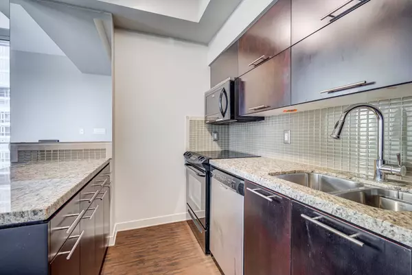 Toronto C01, ON M5H 4E6,126 Simcoe ST #1504