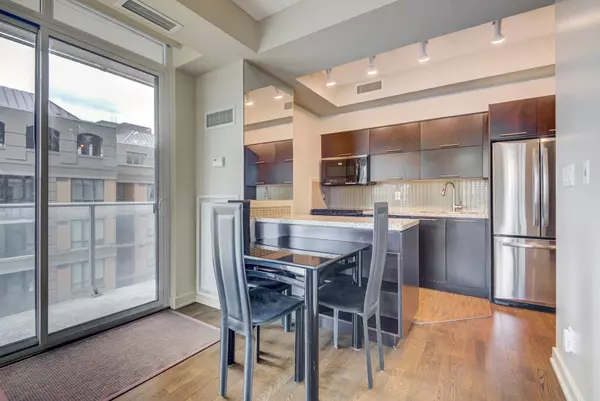 Toronto C01, ON M5H 4E6,126 Simcoe ST #1504