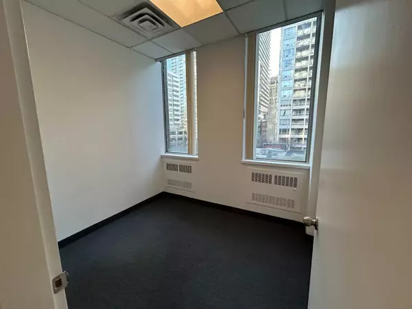 Toronto C10, ON M4P 1G8,55 Eglinton AVE E #407