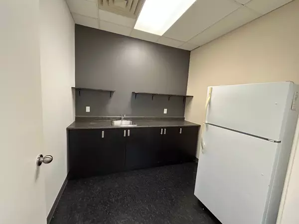 Toronto C10, ON M4P 1G8,55 Eglinton AVE E #602