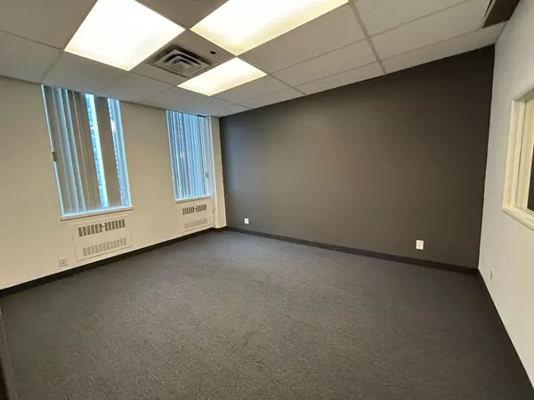 Toronto C10, ON M4P 1G8,55 Eglinton AVE E #602