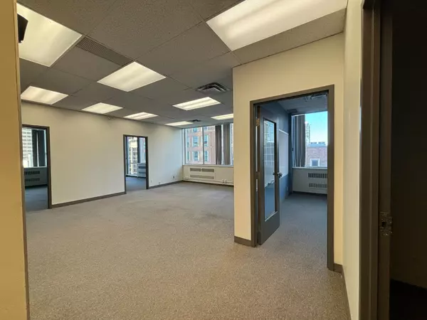 Toronto C10, ON M4P 1G8,55 Eglinton AVE E #701