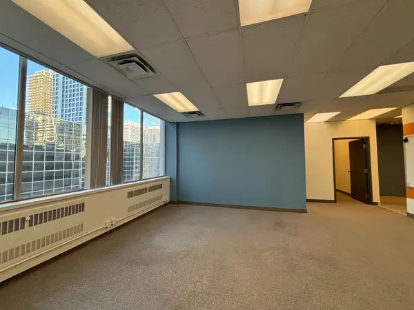 Toronto C10, ON M4P 1G8,55 Eglinton AVE E #701