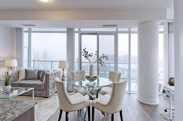 Toronto C01, ON M5V 3W5,90 Stadium RD #427