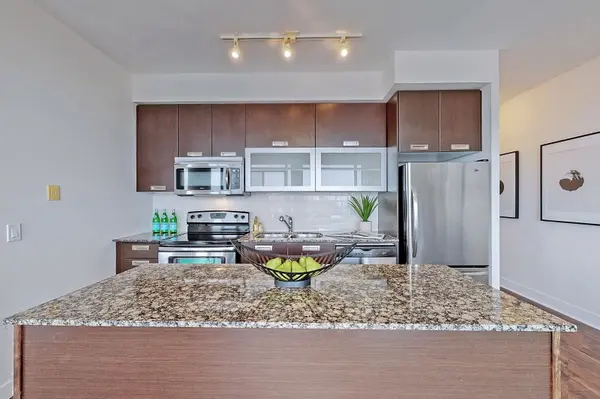 Toronto C01, ON M5V 3W5,90 Stadium RD #427