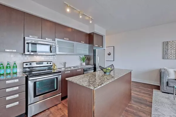 Toronto C01, ON M5V 3W5,90 Stadium RD #427