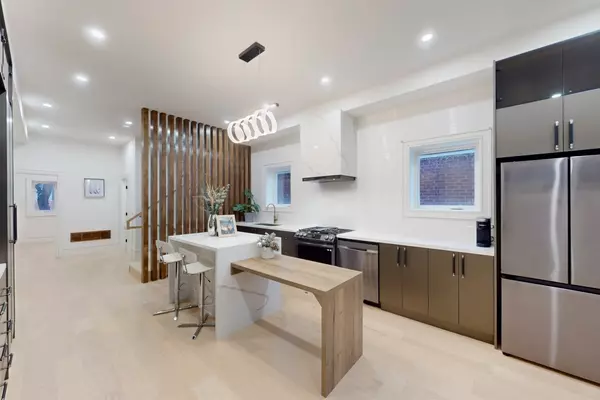 Toronto C03, ON M6C 1N5,16 Mulberry CRES