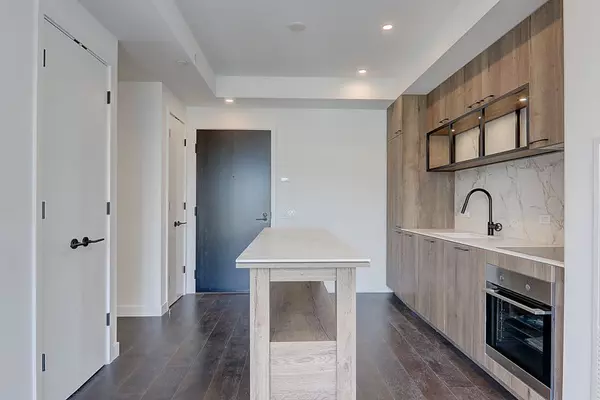 Toronto C01, ON M5V 1Y3,505 Richmond ST W #918