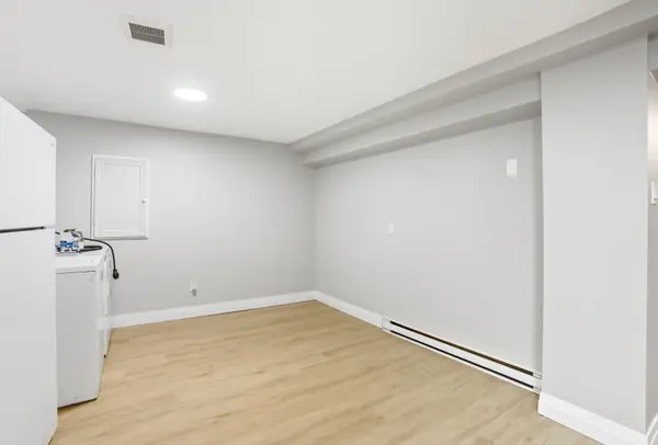 Oshawa, ON L1H 4S6,476 Albert ST