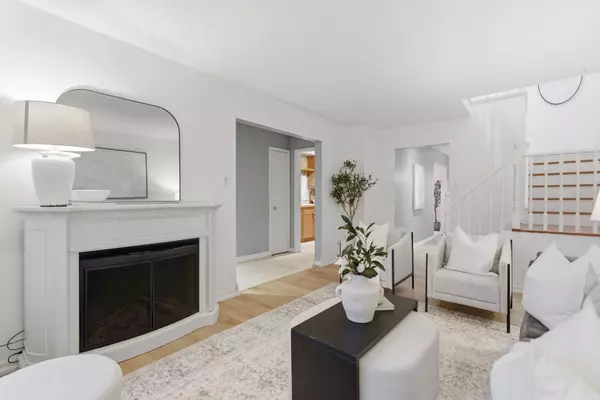 Whitby, ON L1N 1Z4,366 Rosedale DR