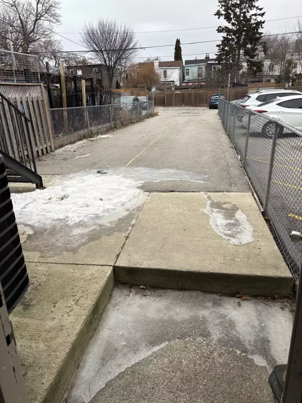 Toronto E02, ON M4C 1M1,2914 Danforth AVE