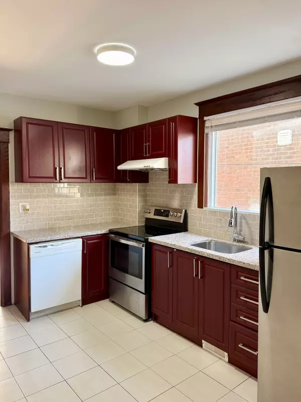 Toronto E02, ON M4C 1S9,28 Gates AVE #Main