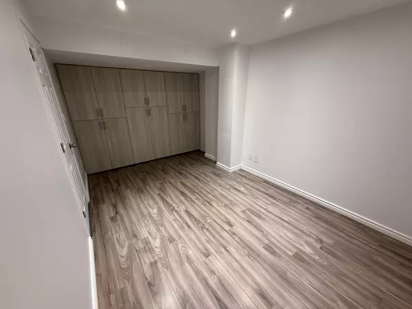 Oshawa, ON L1K 0T6,2002 Cocklin CRES #Basement