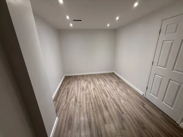 Oshawa, ON L1K 0T6,2002 Cocklin CRES #Basement