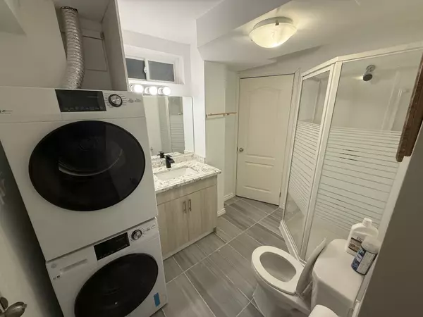 Oshawa, ON L1K 0T6,2002 Cocklin CRES #Basement