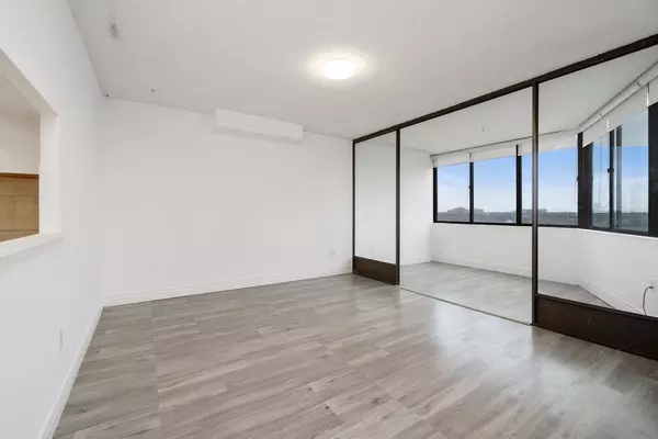 Toronto E05, ON M1W 3P6,2330 Bridletowne CIR #910