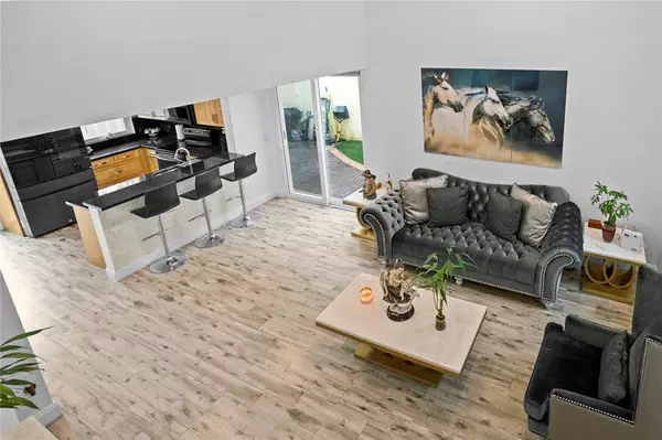 9837 NW 2nd Ct, Plantation, FL 33324