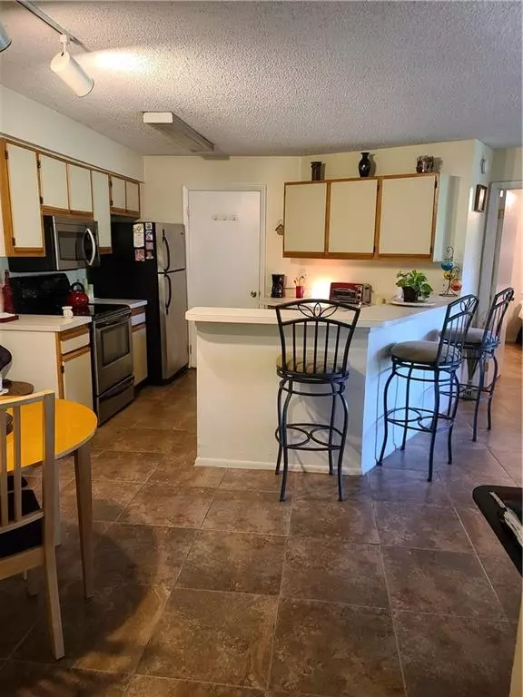 Sunrise, FL 33322,9999 Summerbreeze Dr #417