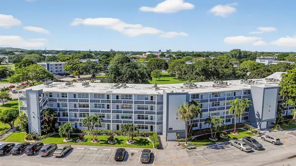 Deerfield Beach, FL 33442,2005 BERKSHIRE A #2005