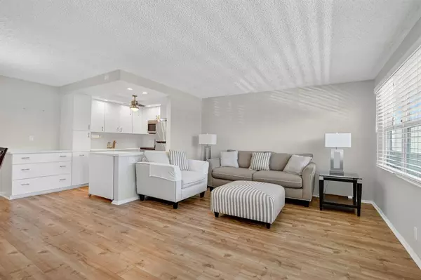 Deerfield Beach, FL 33442,2005 BERKSHIRE A #2005