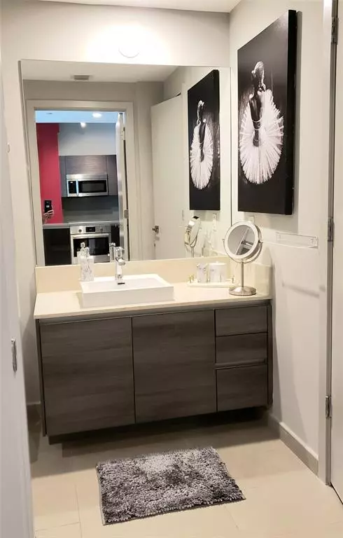 Miami, FL 33131,1080 Brickell Ave #2105