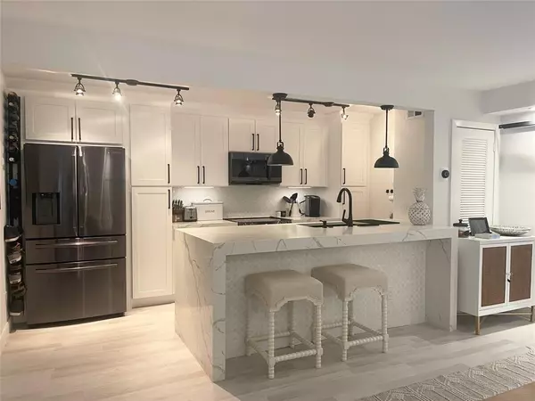 Fort Lauderdale, FL 33316,1405 Miami Rd #9