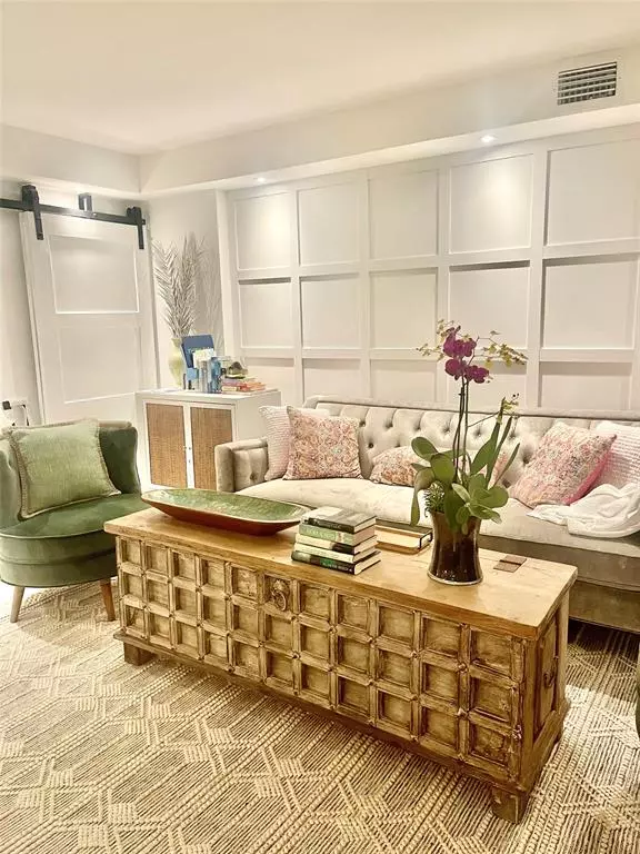 Fort Lauderdale, FL 33316,1405 Miami Rd #9