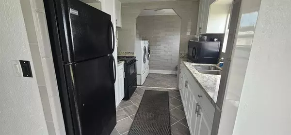 Pembroke Pines, FL 33029,21511 NW 3rd St