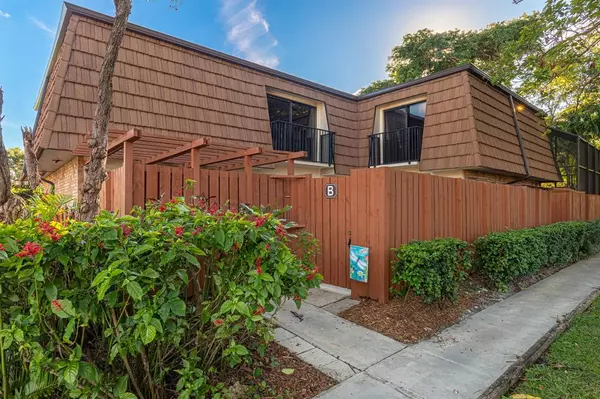 Davie, FL 33324,9101 SW 19th Pl #B