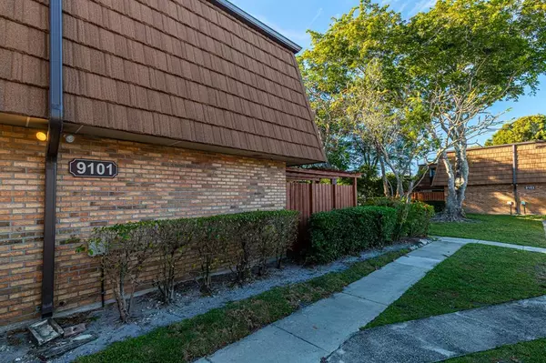 Davie, FL 33324,9101 SW 19th Pl #B