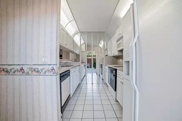 Davie, FL 33324,9101 SW 19th Pl #B