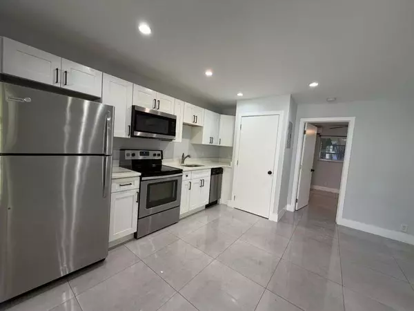 Fort Lauderdale, FL 33304,820 N Victoria Park Rd #3