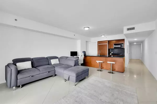 Hallandale Beach, FL 33009,1830 S Ocean Dr #2005