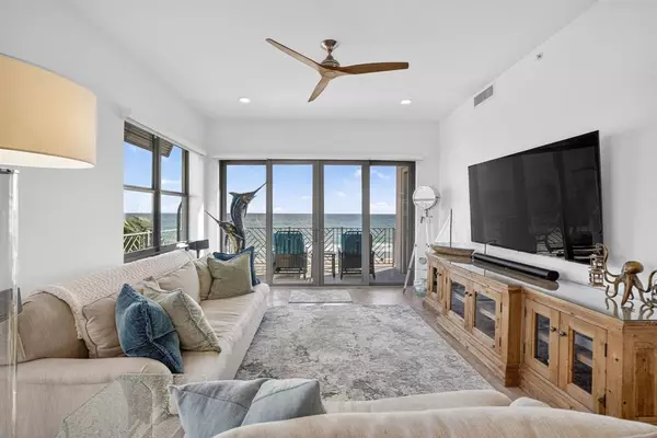 Lauderdale By The Sea, FL 33308,4510 El Mar Dr #PH-405