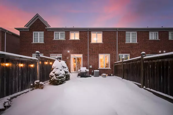 Bradford West Gwillimbury, ON L3Z 0G4,24 Gosnel CIR