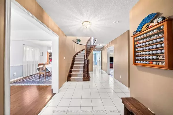 Newmarket, ON L3Y 8H6,493 Blackstock RD