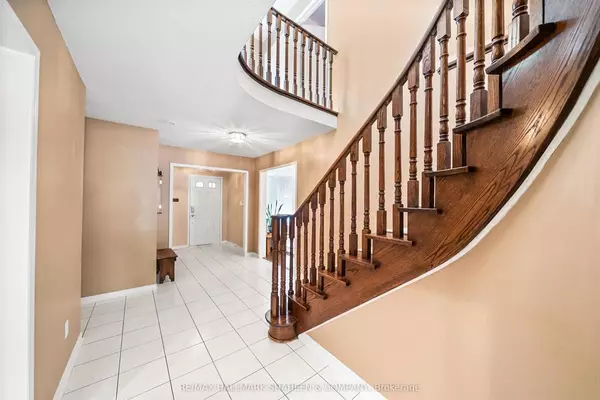 Newmarket, ON L3Y 8H6,493 Blackstock RD