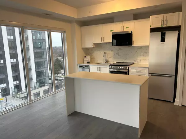 Newmarket, ON L3Y 0J2,715 Davis DR #B1208