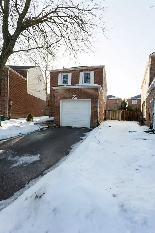Vaughan, ON L4J 3A3,137 Glenmanor WAY
